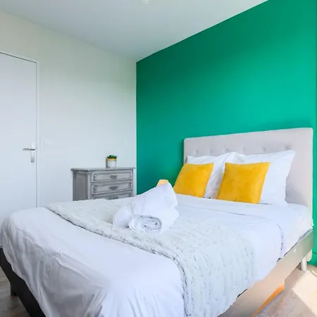 Bright One Bedroom With Parking *