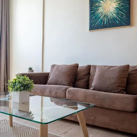 Bright One Bedroom With Parking Apartment *